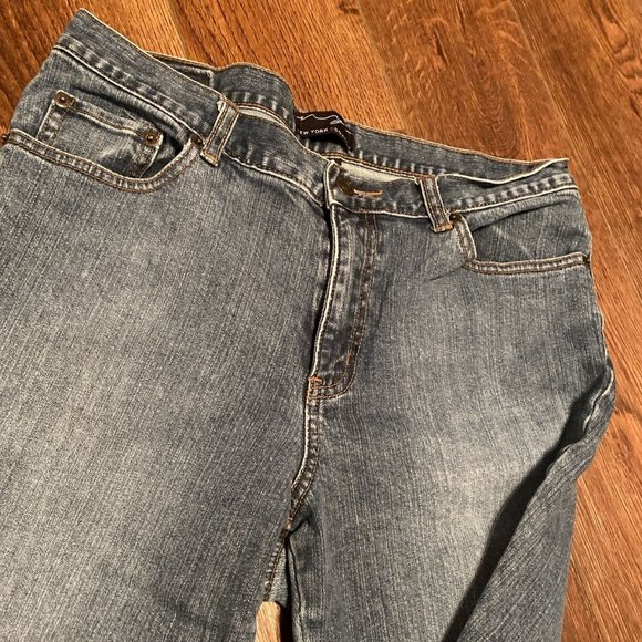 NEW YORK & COMPANY BOOT CUT JEANS 12 PETITE-NICE! - Picture 8 of 13